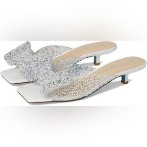 Betsey Johnson Babe Lucite Faux Pearl Bow Kitten Heels Size 6.5 New in Box